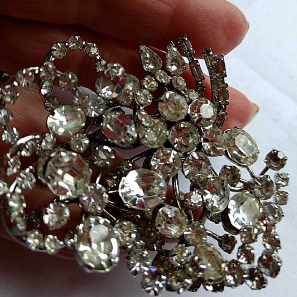 Bam Glam sparkling brooch